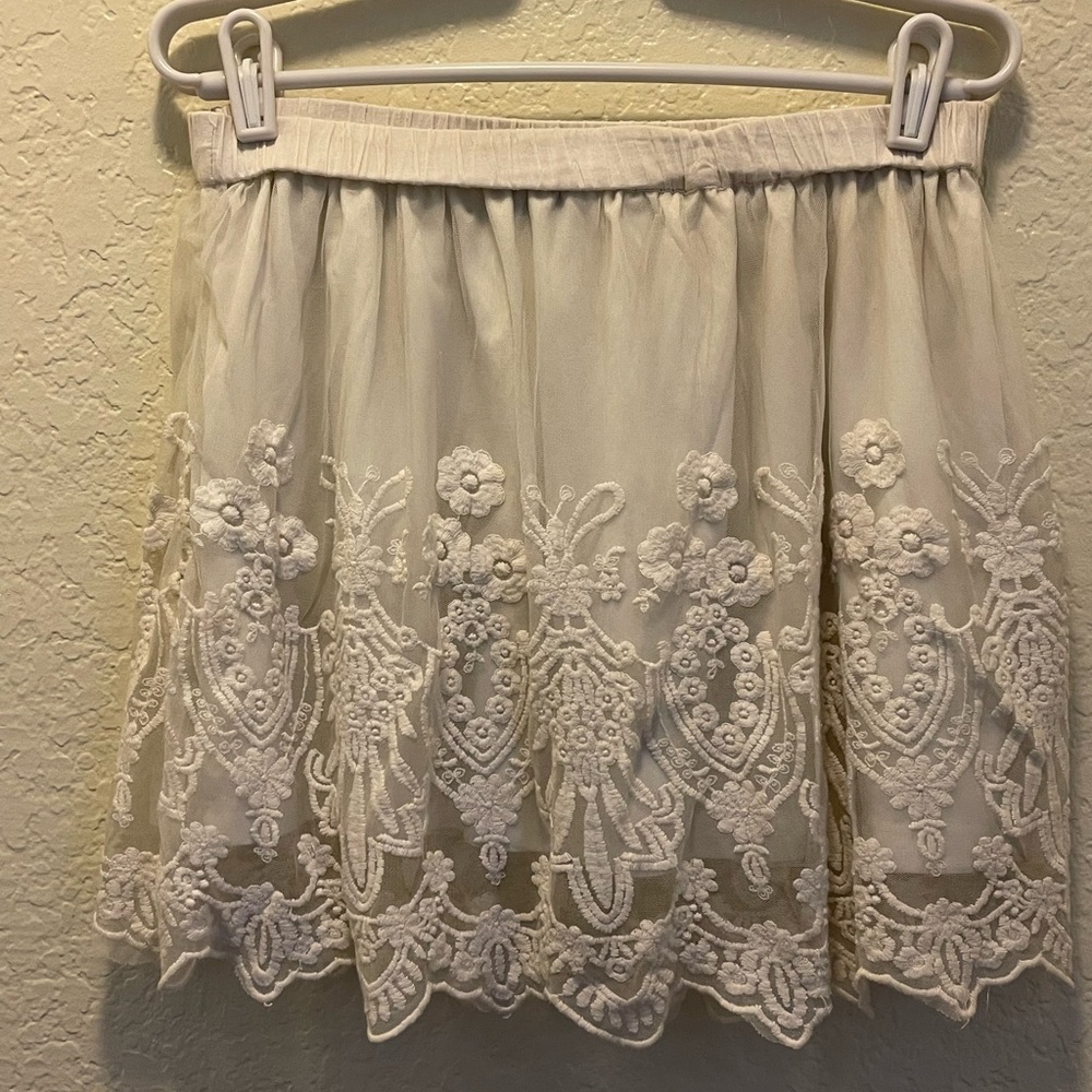 White pull & bear skirt.